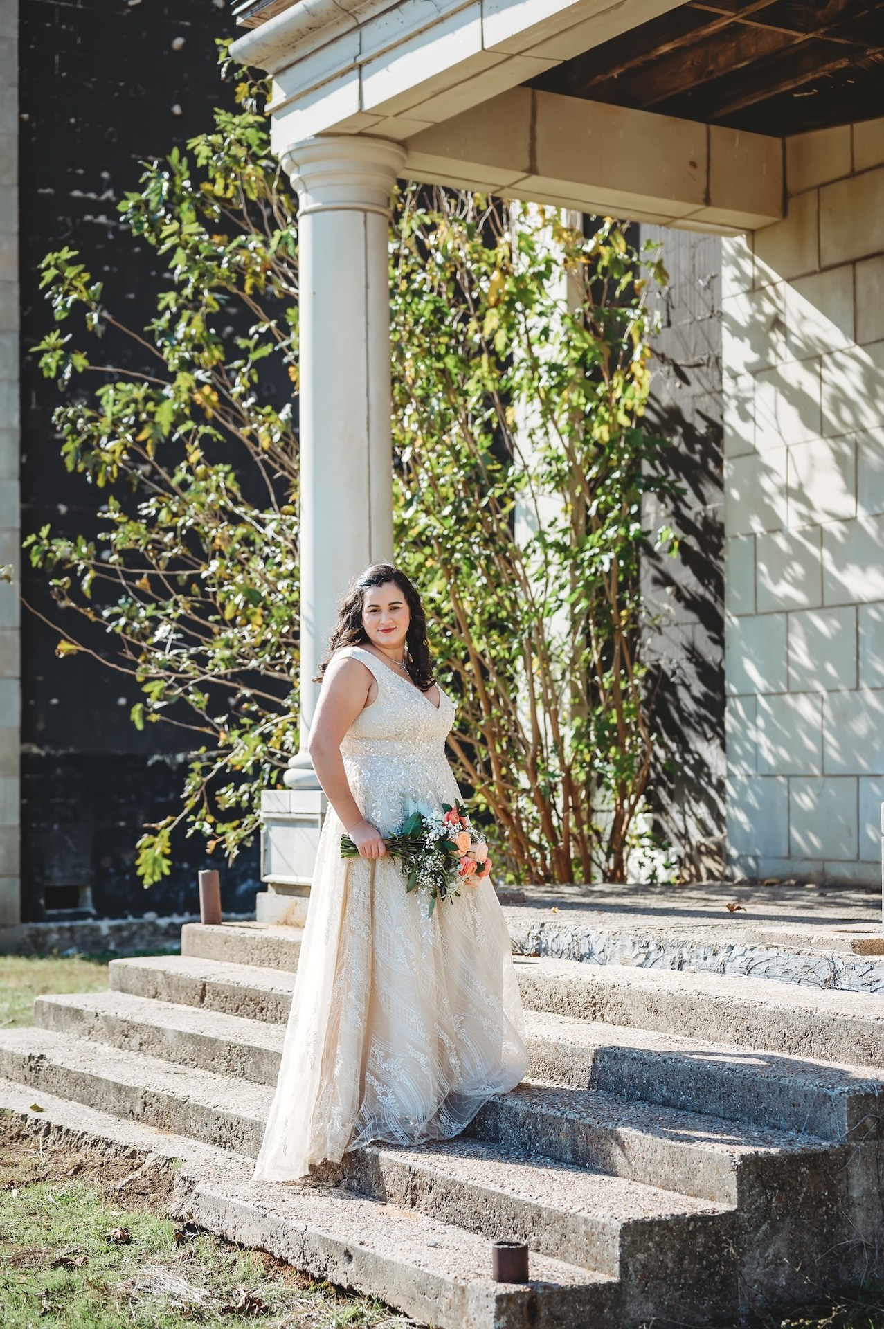Bella Mansions - The bride in her wedding dress