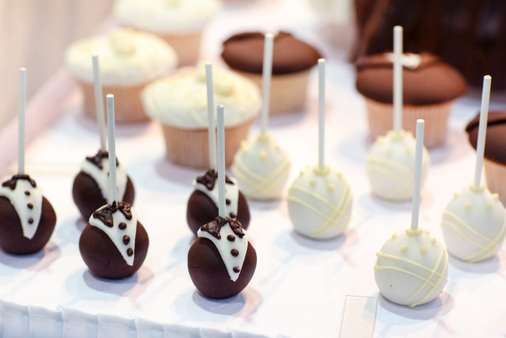 wedding cake pops for bella mansions blog on alternative wedding cakes